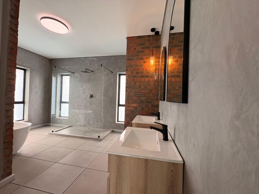 5 Bedroom Property for Sale in Cherry Creek Country Estate Western Cape